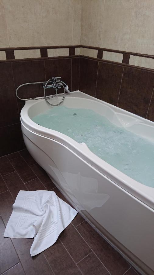Apartamento Ginette Sunbeach سالو المظهر الخارجي الصورة